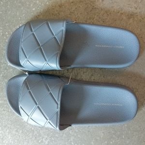 French Connection NWT Squishy Quilted Slides Flat Sandals 9 Blue